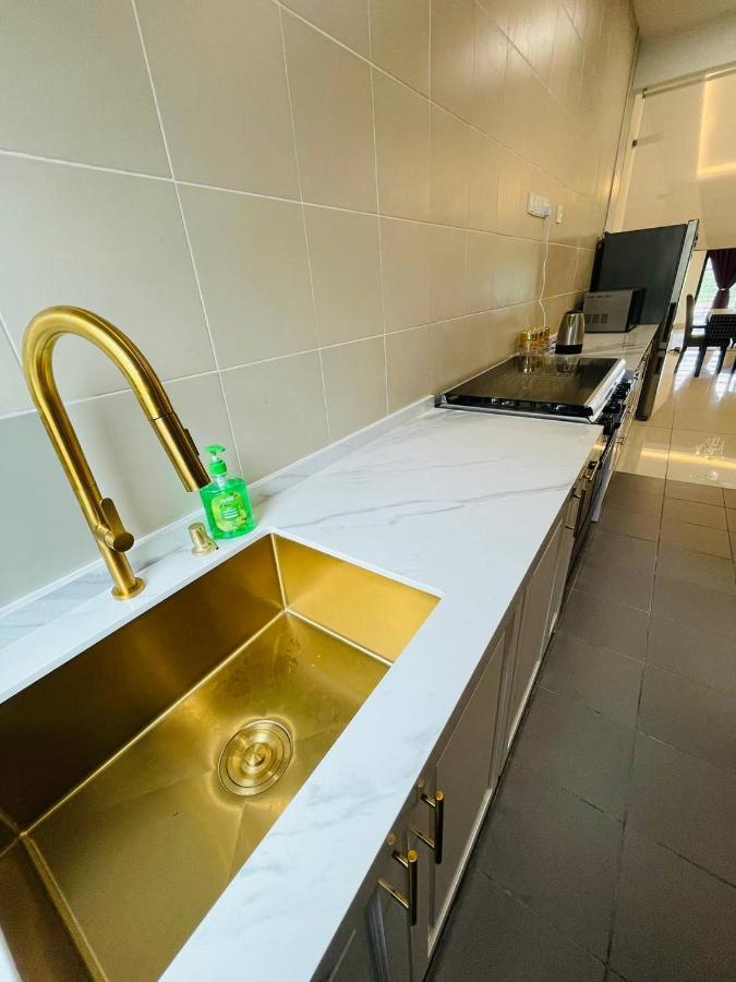 Homestay 3Br Near Setia Alam شاه علام المظهر الخارجي الصورة