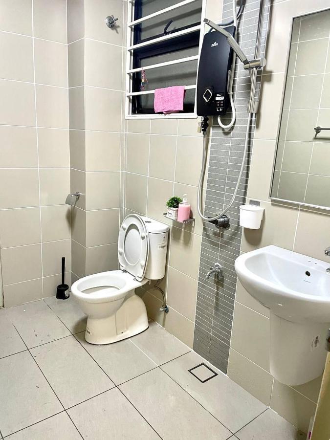 Homestay 3Br Near Setia Alam شاه علام المظهر الخارجي الصورة