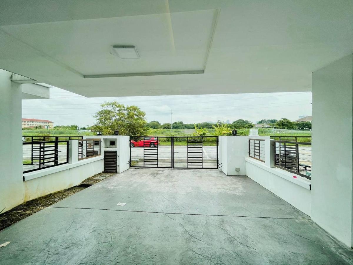 Homestay 3Br Near Setia Alam شاه علام المظهر الخارجي الصورة